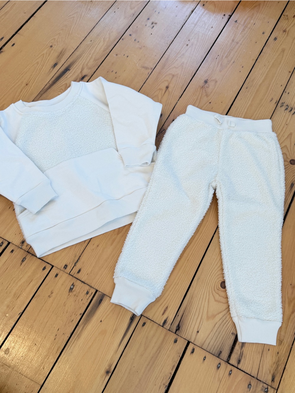 Goumi Kids White Sherpa Sweatpants & Top Set
